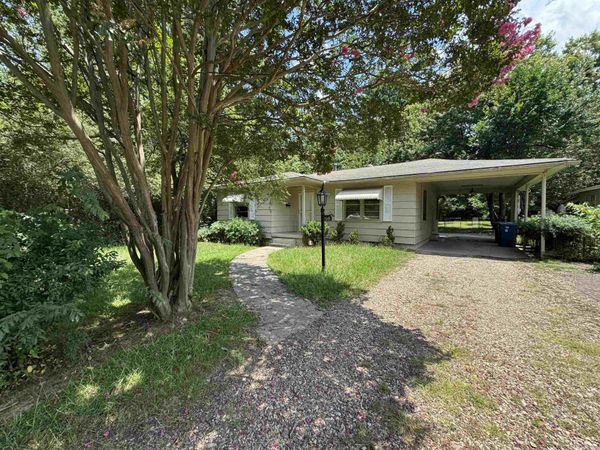 1648 Davis St, Conway, AR 72032