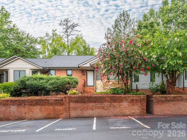 1005 Kenilworth Court NW, Concord, NC 28027