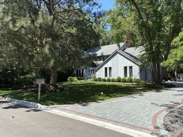 313 Whitmore Lane, Lake Forest, IL 60045
