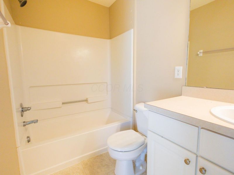 3593 Bracknell Forest Drive, Groveport, OH 43125 Photo 11