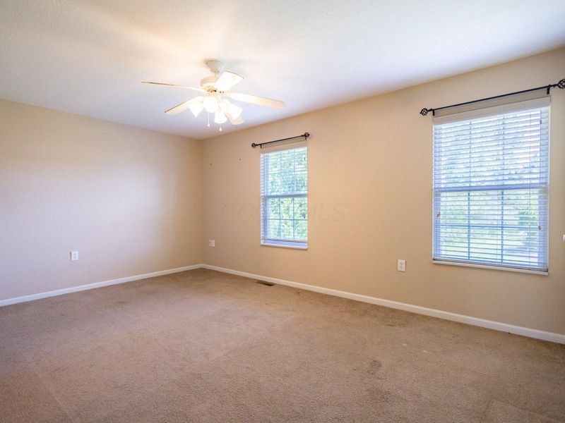 3593 Bracknell Forest Drive, Groveport, OH 43125 Photo 12