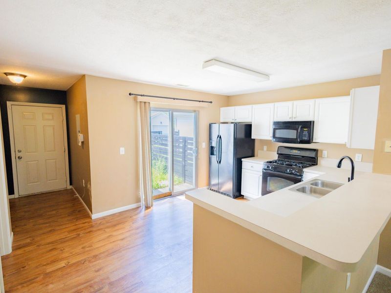 3593 Bracknell Forest Drive, Groveport, OH 43125 Photo 4