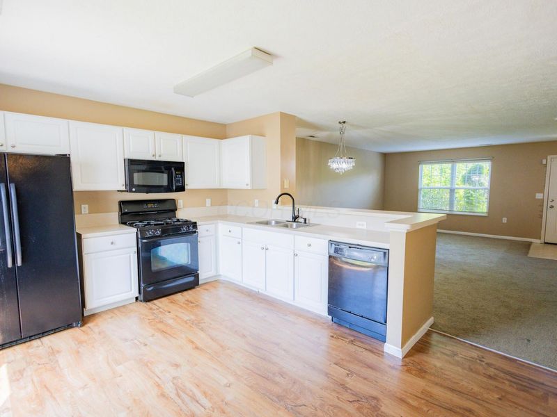 3593 Bracknell Forest Drive, Groveport, OH 43125 Photo 6