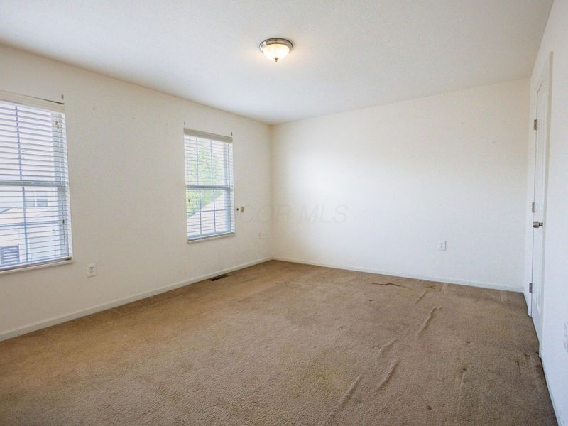 3593 Bracknell Forest Drive, Groveport, OH 43125 Photo 8