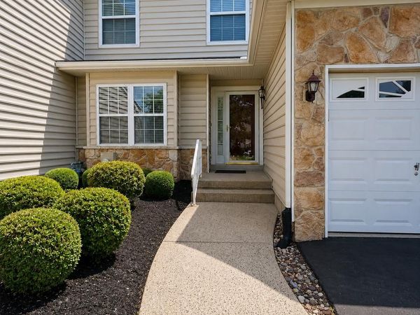 11 HOGAN WAY, MOORESTOWN, NJ 08057