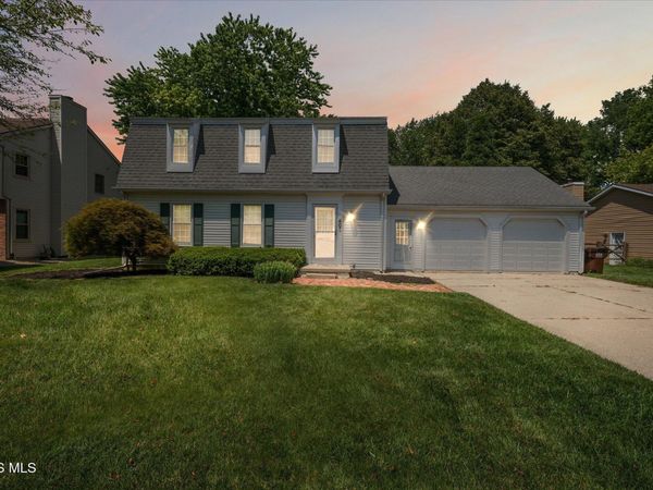 40 Naugatuck Way , Waterville, OH 43566