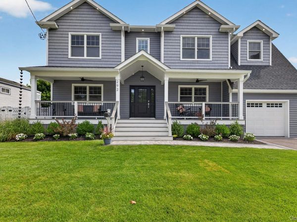 292 N Alleghany Avenue , Lindenhurst, NY 11757