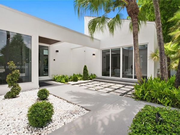 10420 SW 64th St , Miami, FL 33173