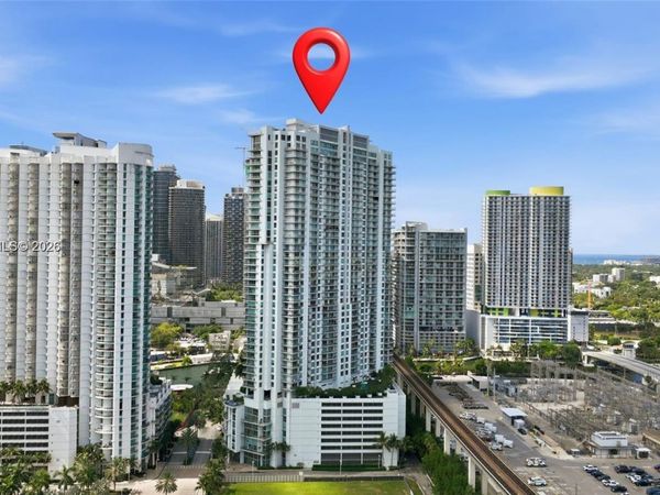90 SW 3rd St , Unit 1409, Miami, FL 33130