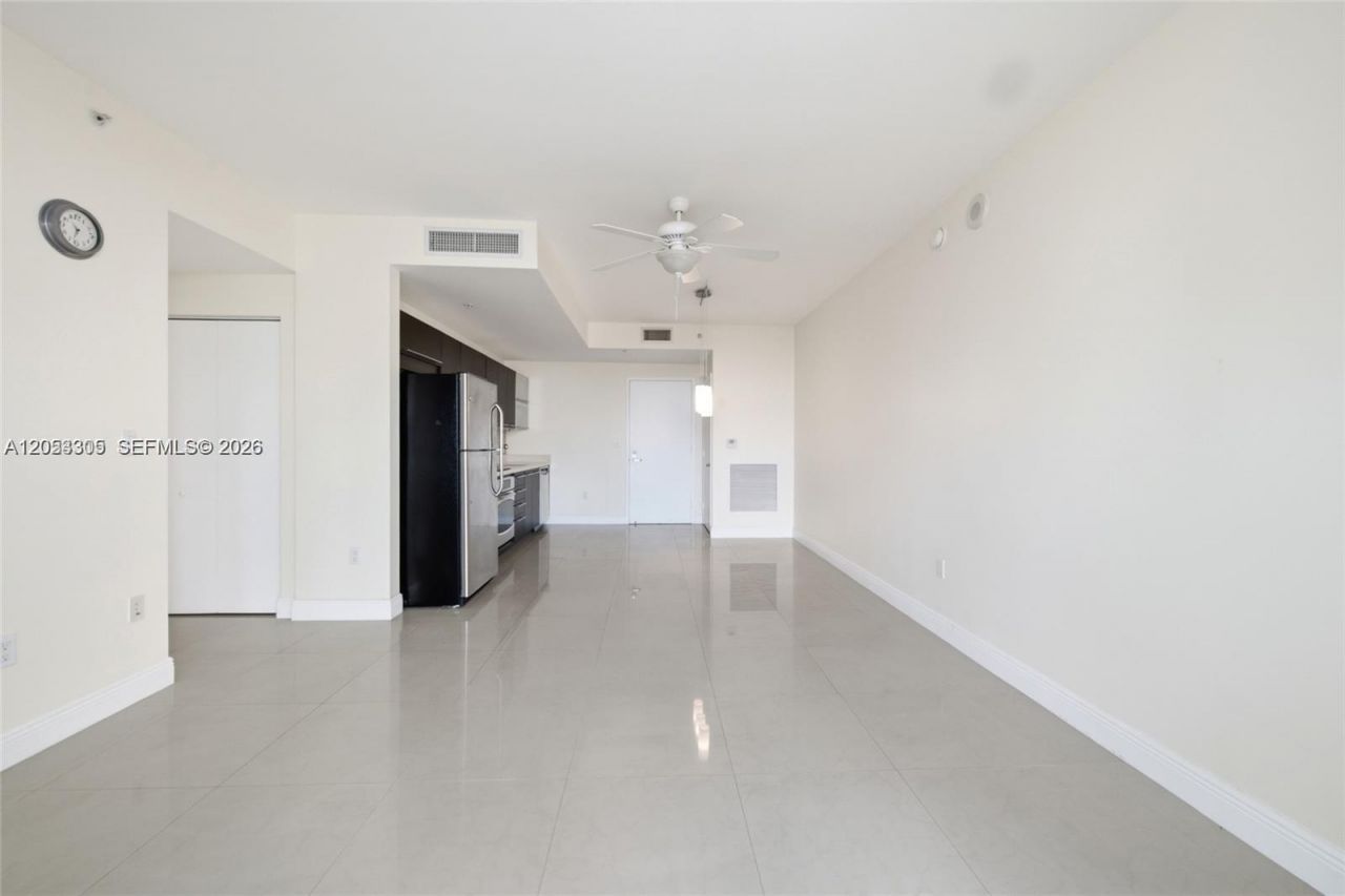 90 SW 3rd St , Unit 1409, Miami, FL 33130 Photo