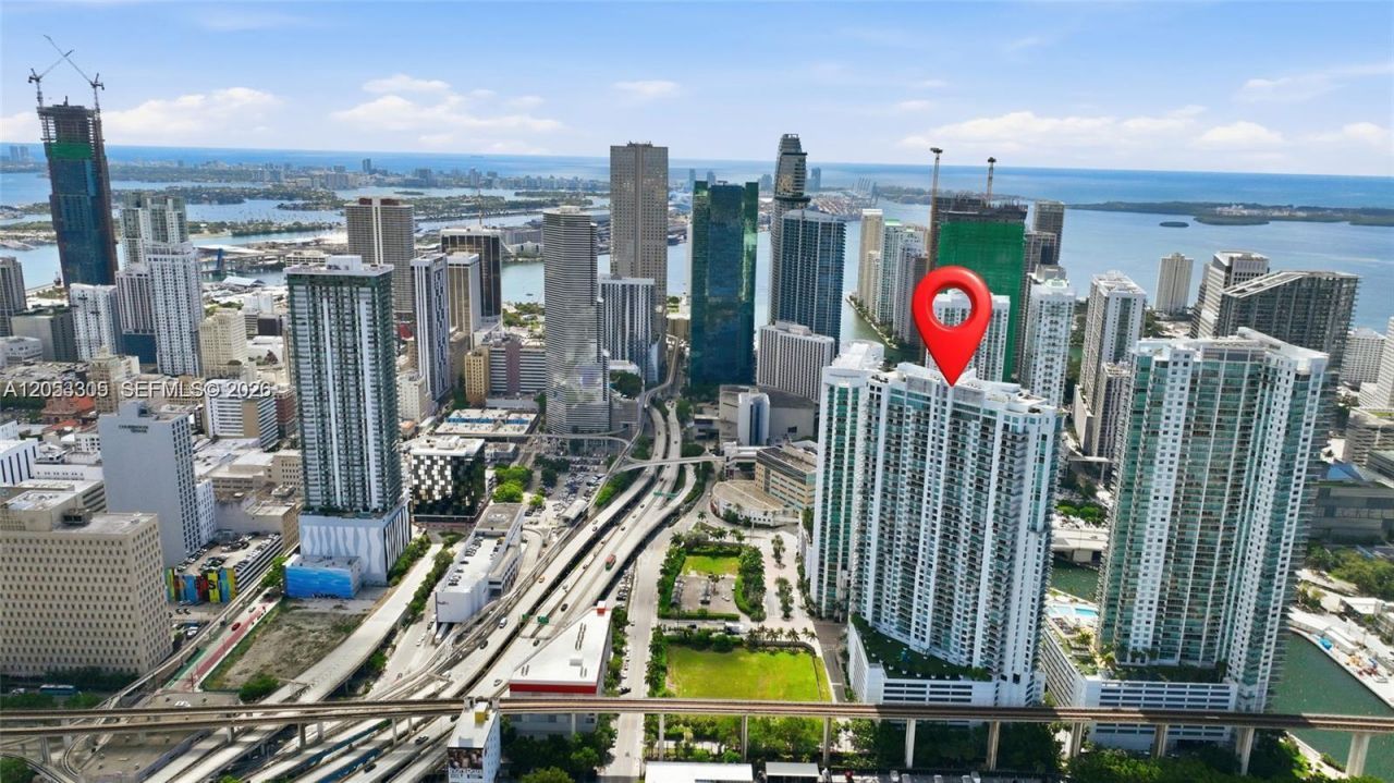 90 SW 3rd St , Unit 1409, Miami, FL 33130 Photo