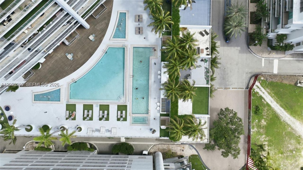 90 SW 3rd St , Unit 1409, Miami, FL 33130 Photo