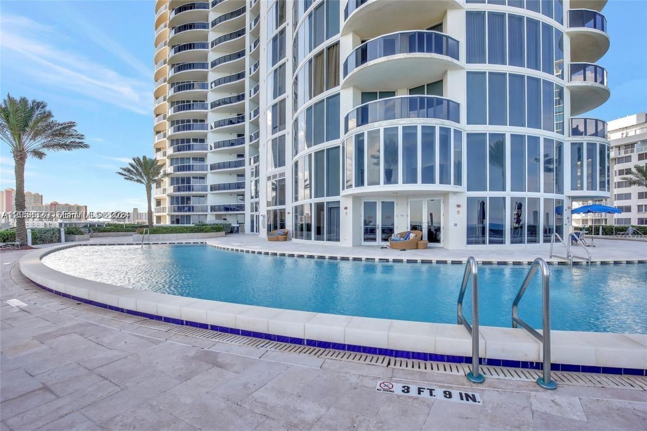 17201 Collins Ave, Unit 2502, Sunny Isles Beach, FL 33160 Photo