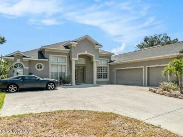2412 Blue Stone Court , Valrico, FL 33594