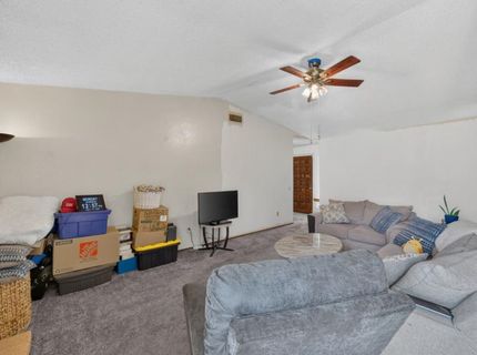 8960 Brydon Way, Sacramento, CA 95826 Photo