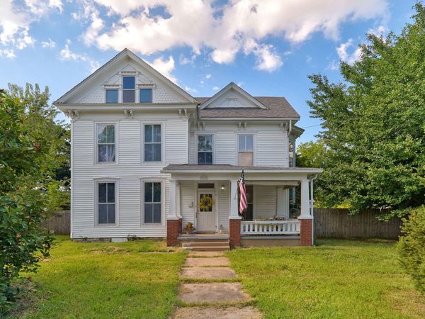 925 W Walnut Street, Springfield, MO 65806