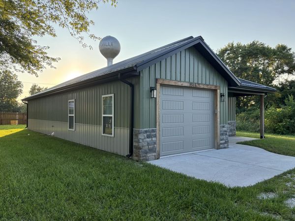 1365 N Coyote Lane , Morrisville, MO 65710