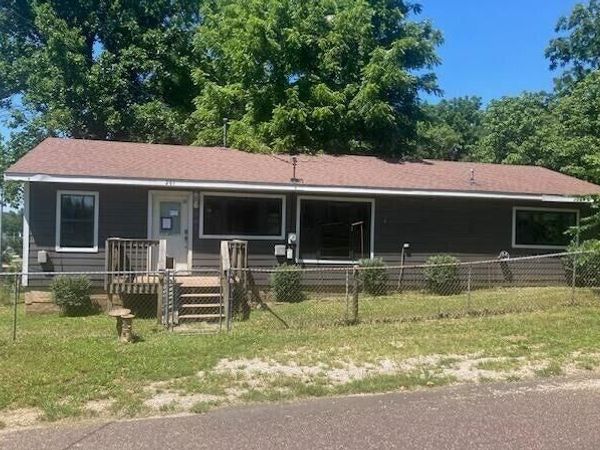 201 N Elm Street , Monett, MO 65708