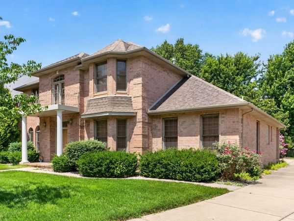 2411 W Dearborn Street , Springfield, MO 65807