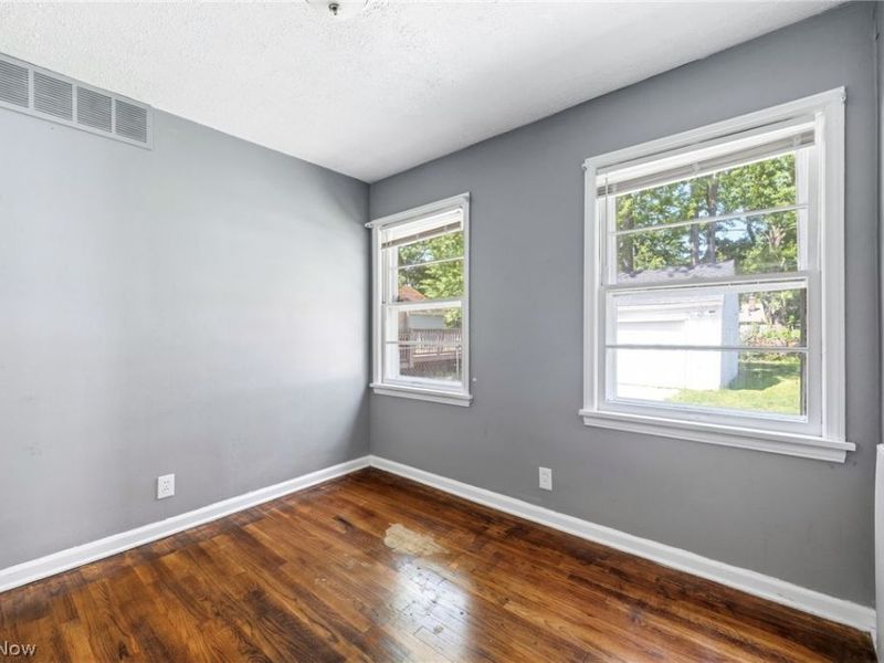 988 Glenside Road, South Euclid, OH 44121 Photo 15