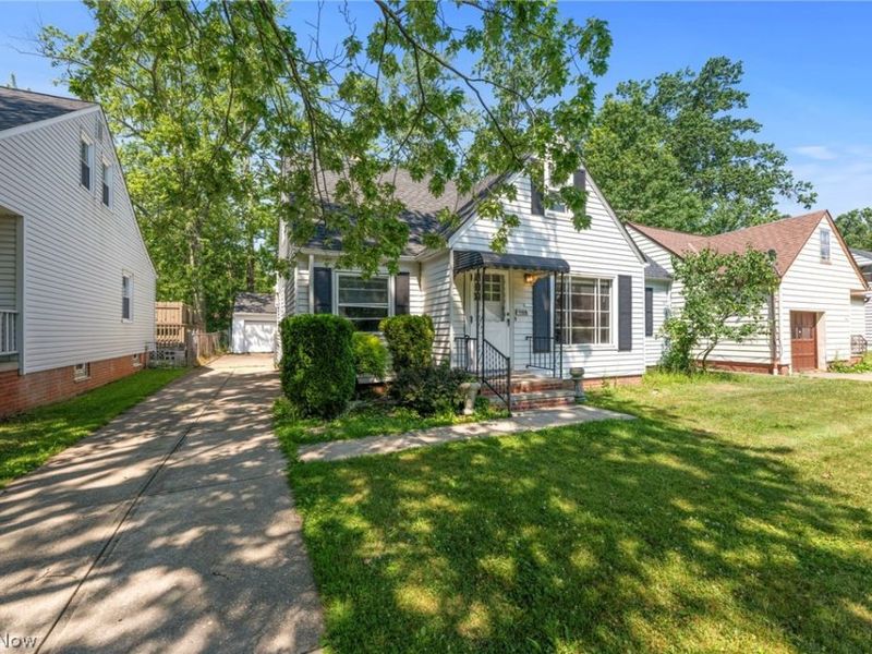 988 Glenside Road, South Euclid, OH 44121 Photo 2