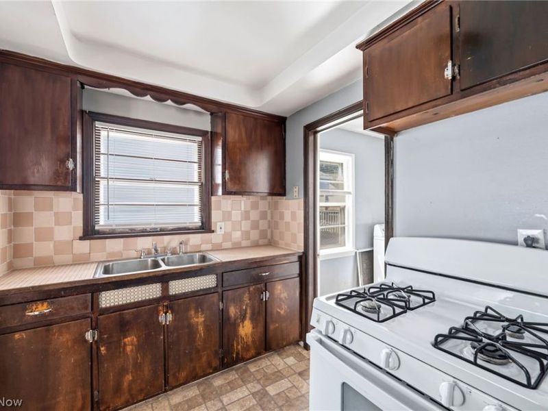 988 Glenside Road, South Euclid, OH 44121 Photo 7