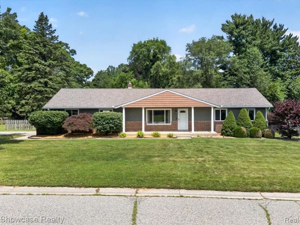11498 Fox N Hounds Drive , White Lake Twp, MI 48386