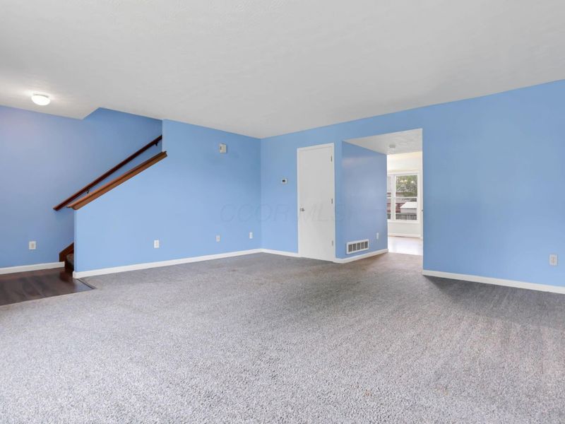 562 Hunnicut Drive, Reynoldsburg, OH 43068 Photo 8