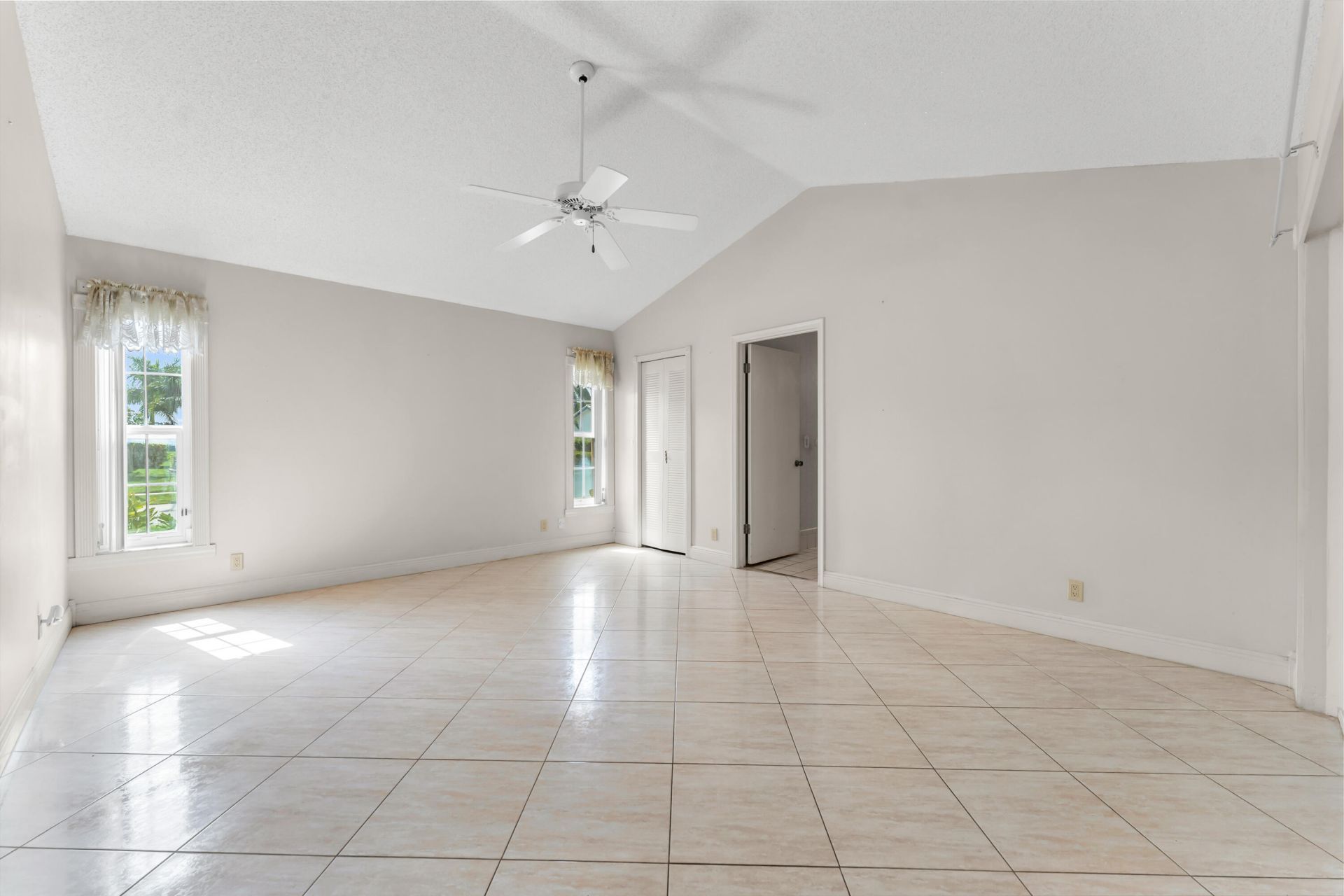 6083 Sunberry Circle, Boynton Beach, FL 33437 Photo
