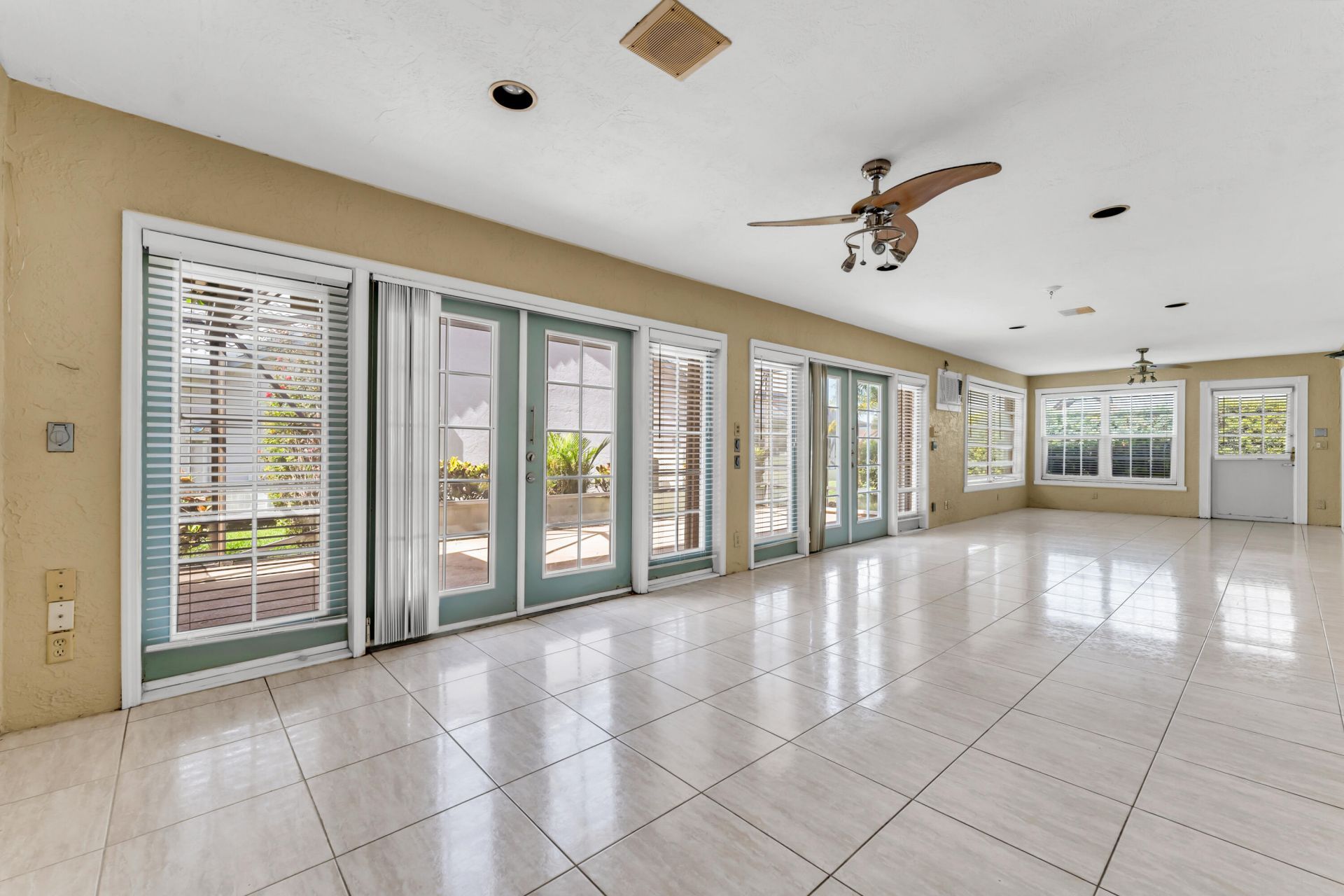6083 Sunberry Circle, Boynton Beach, FL 33437 Photo