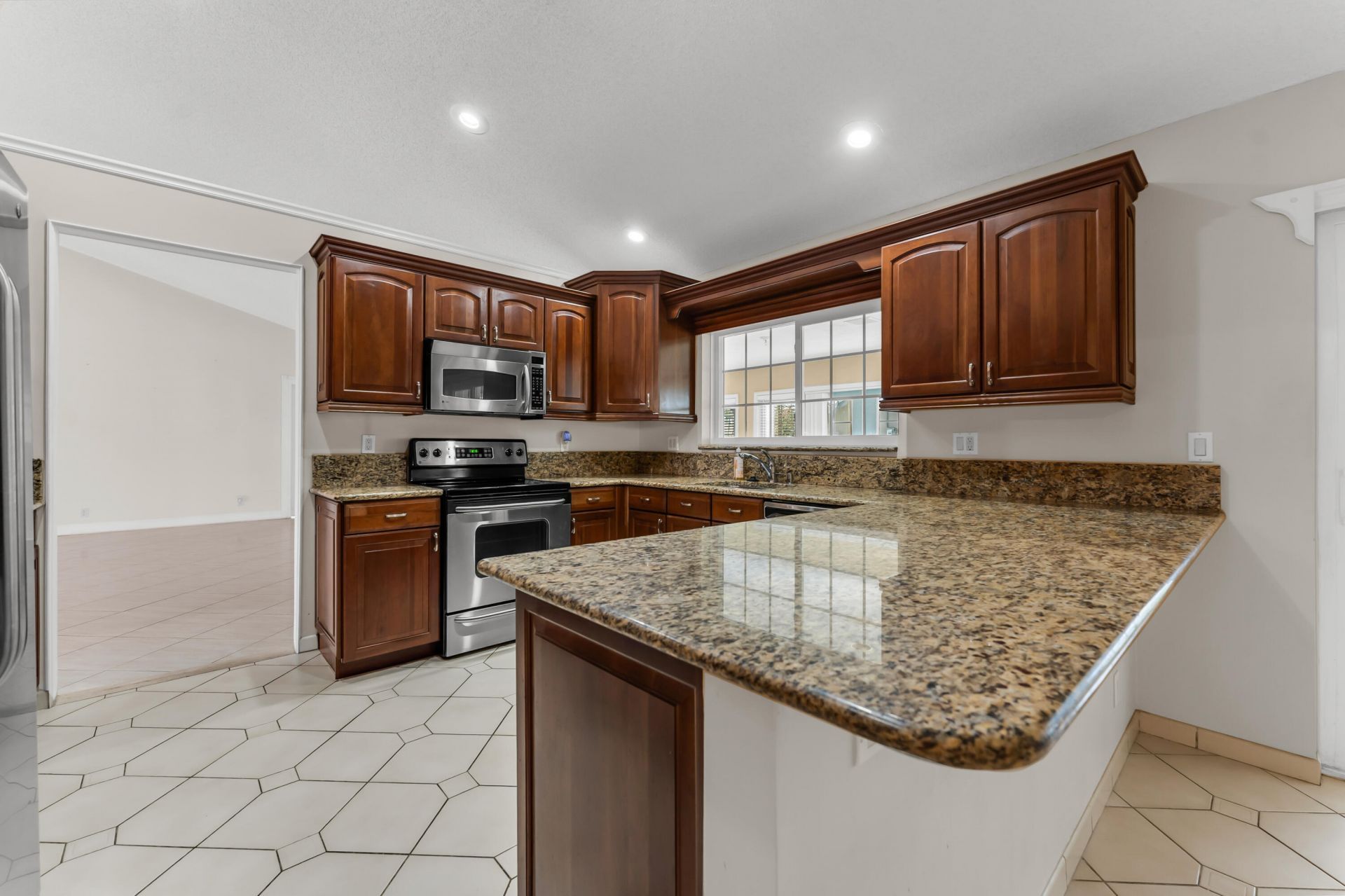 6083 Sunberry Circle, Boynton Beach, FL 33437 Photo