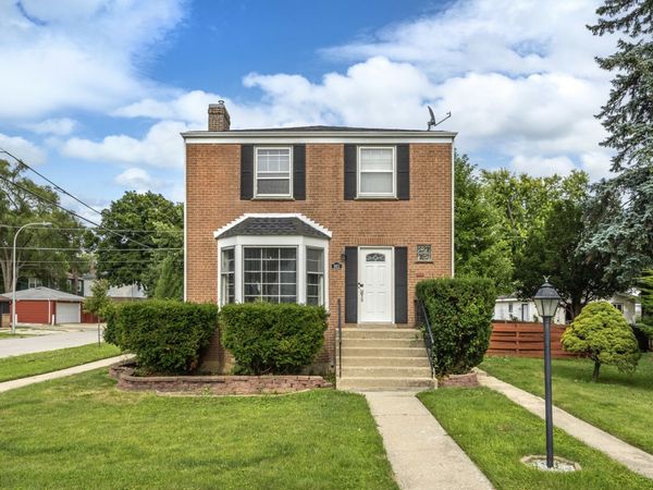 901 Manchester Avenue , Westchester, IL 60154