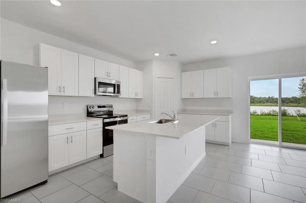 19550 Fairhill Ct, Lehigh Acres, FL 33974 Photo