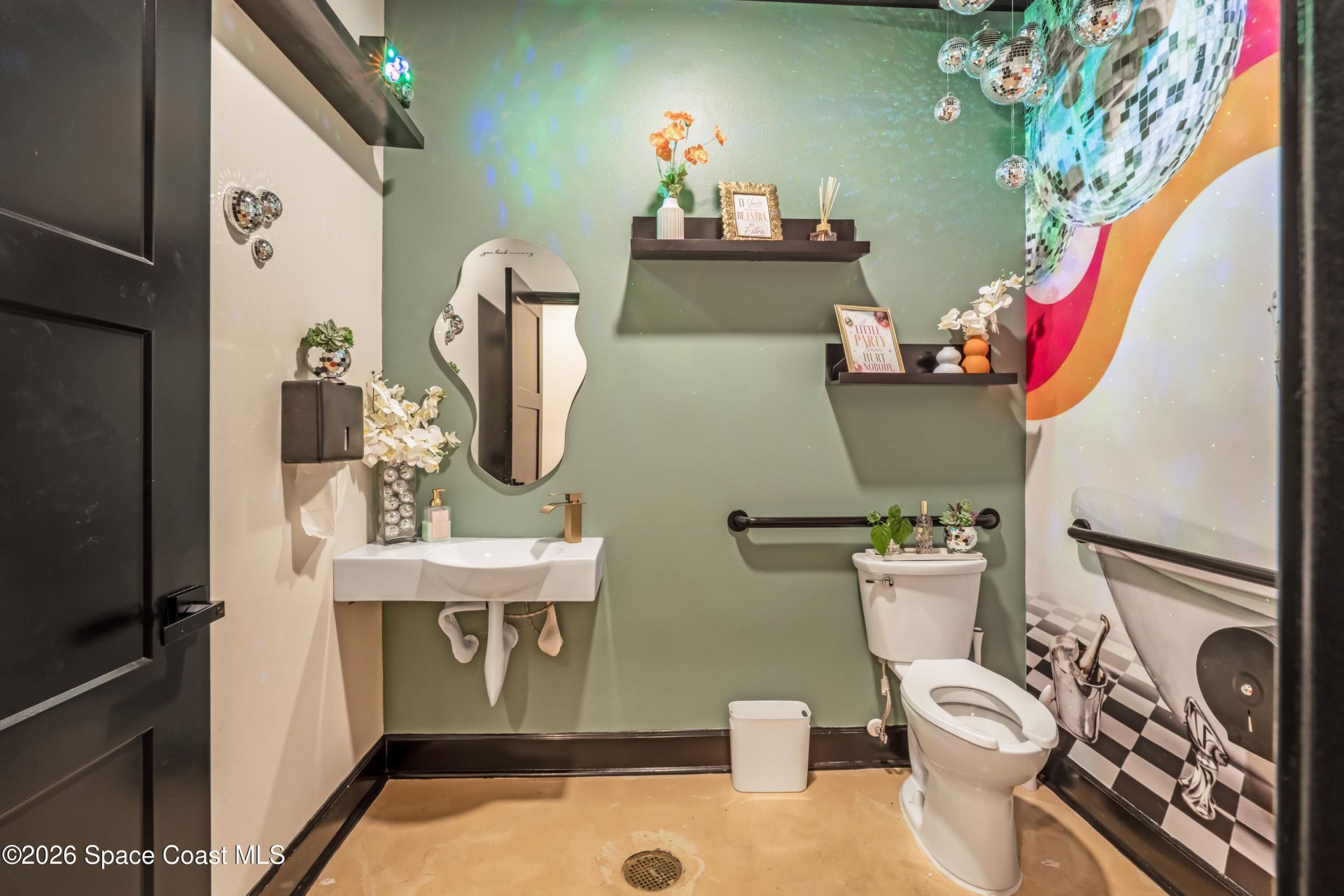 2121 E Semoran Boulevard, Apopka, FL 32703 Photo