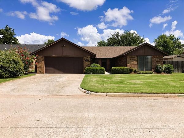 1315 Saint Mathews Drive, Midwest City, OK 73110