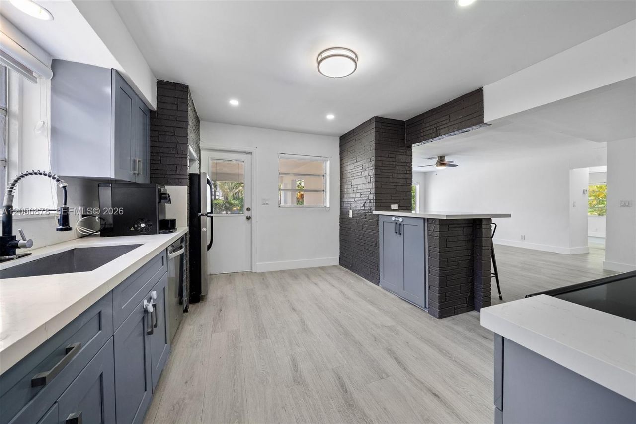 230 NE 2nd Pl , Dania Beach, FL 33004 Photo