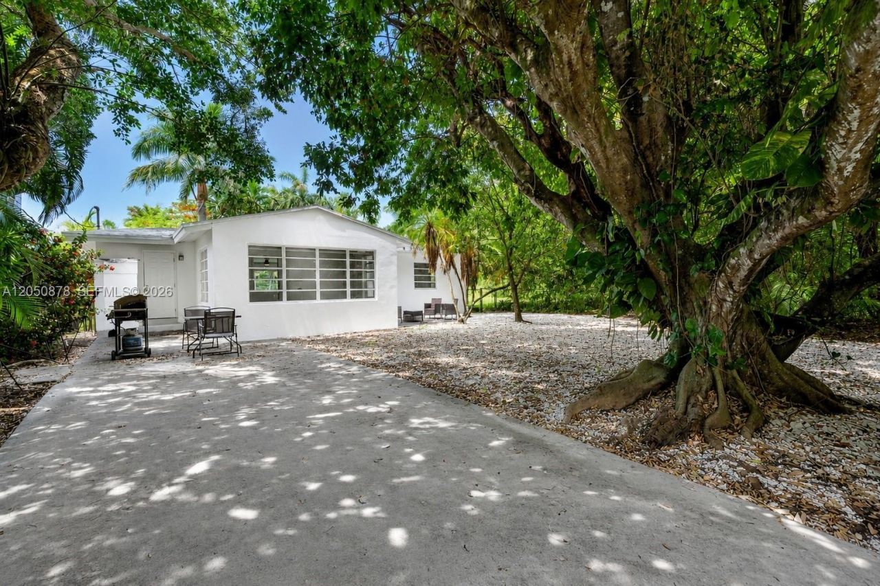 230 NE 2nd Pl , Dania Beach, FL 33004 Photo