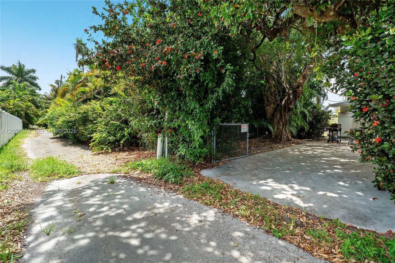230 NE 2nd Pl , Dania Beach, FL 33004 Photo