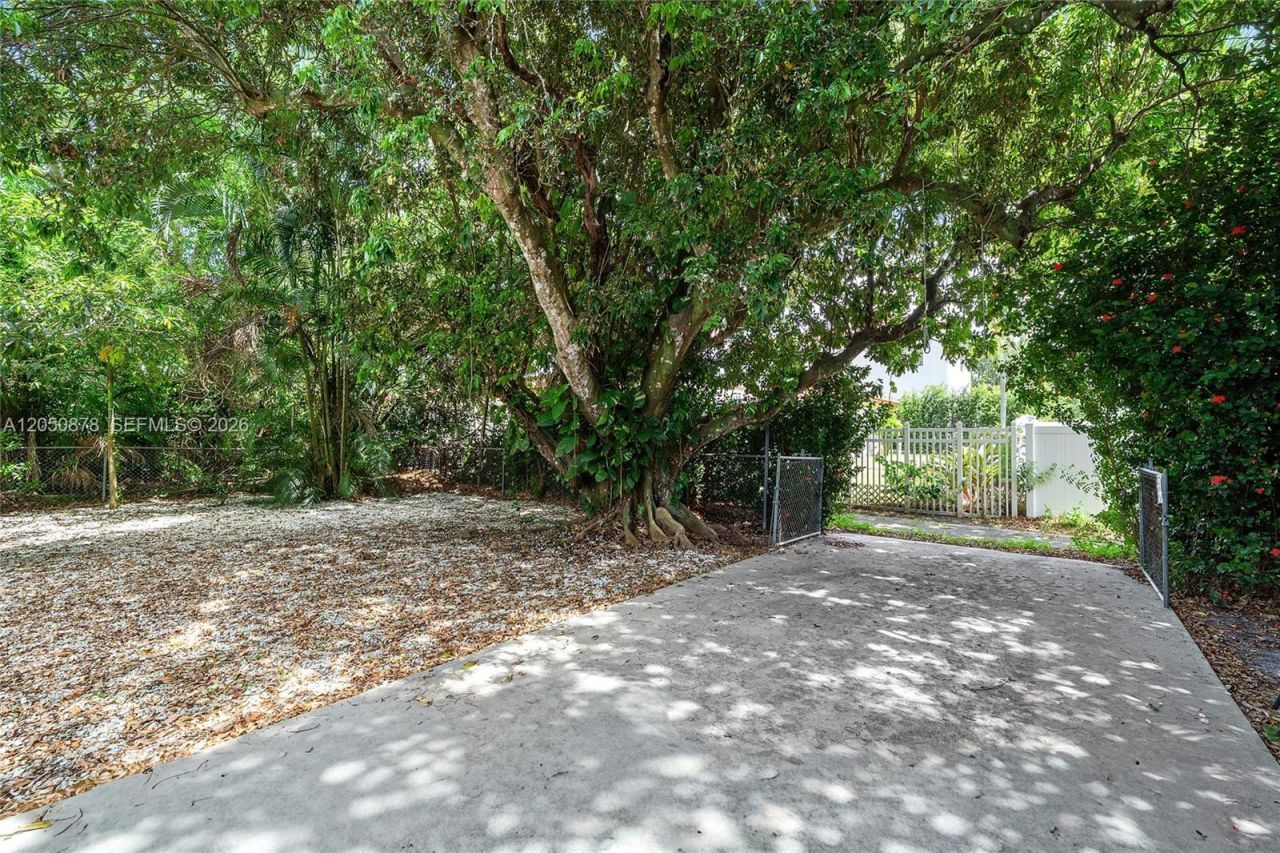 230 NE 2nd Pl , Dania Beach, FL 33004 Photo