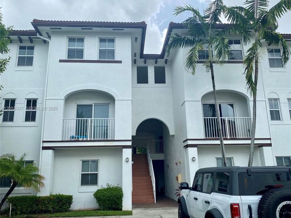 8960 NW 97th Ave , Unit 220, Doral, FL 33178