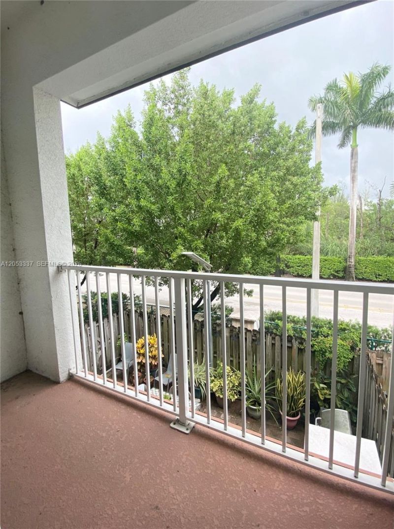 8960 NW 97th Ave , Unit 220, Doral, FL 33178 Photo