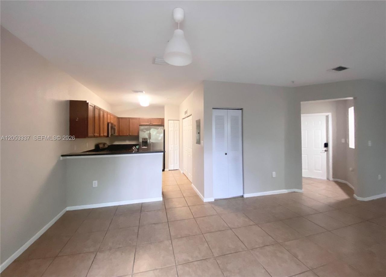 8960 NW 97th Ave , Unit 220, Doral, FL 33178 Photo