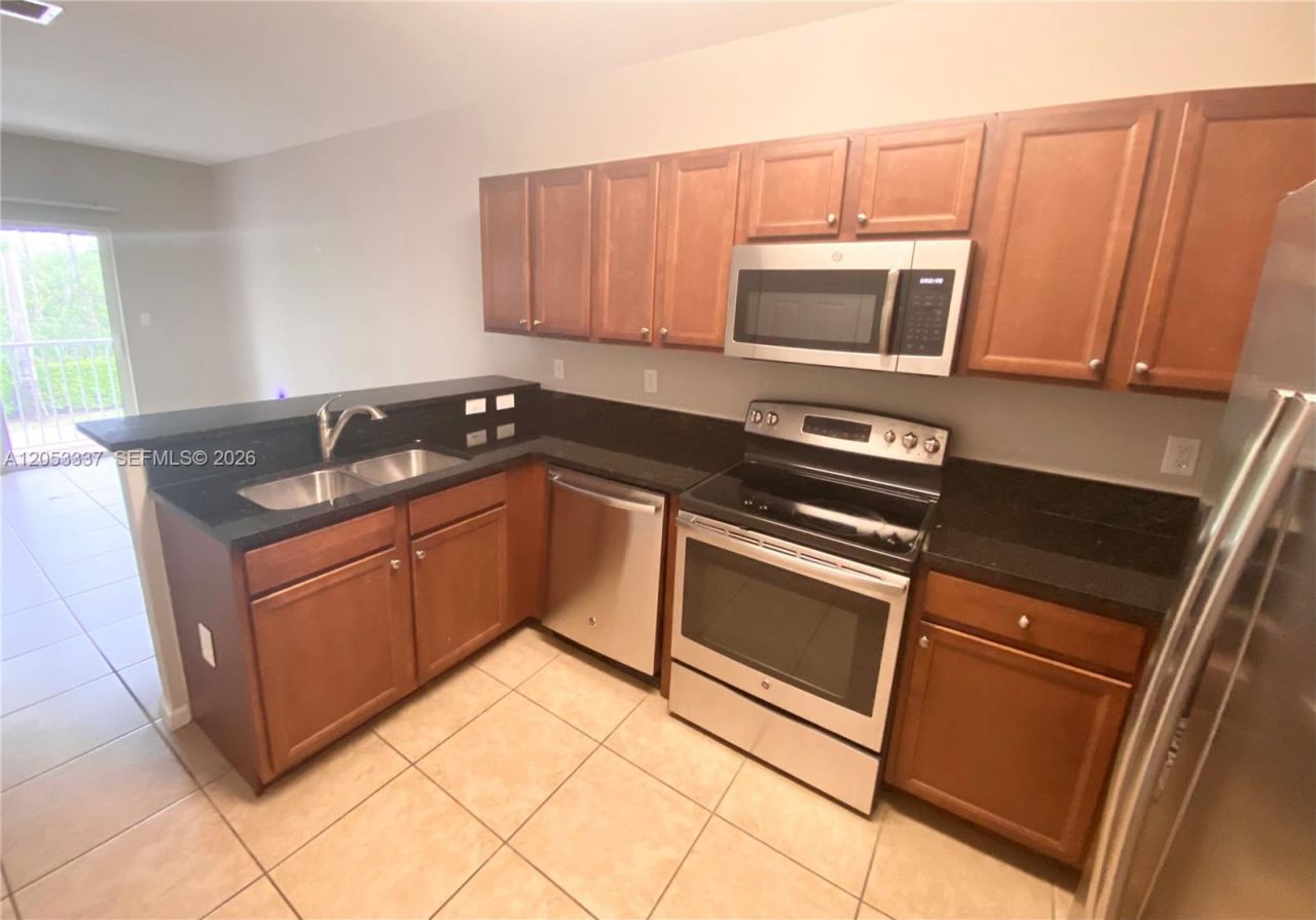 8960 NW 97th Ave , Unit 220, Doral, FL 33178 Photo