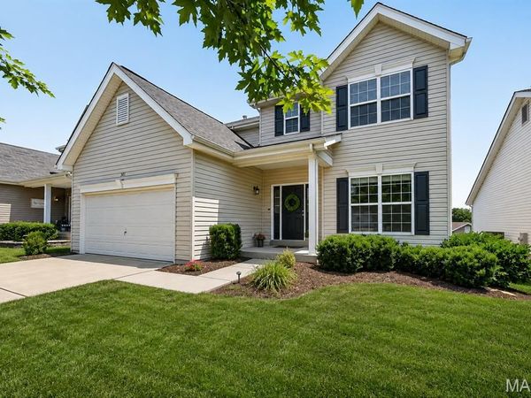 302 Pecan Bluffs Drive, Wentzville, MO 63385