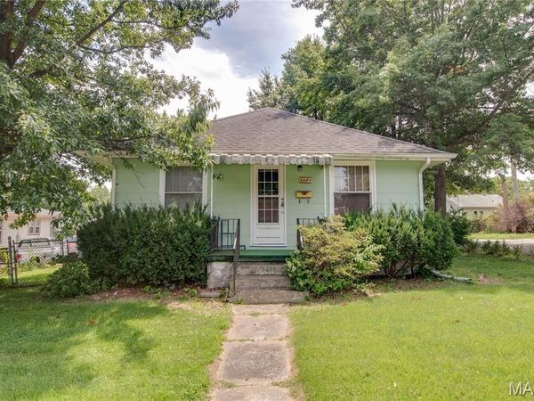 2801 Hillcrest Avenue , Alton, IL 62002