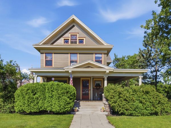 520 2nd Avenue SE, Jamestown, ND 58401