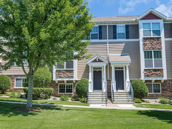 11300 Sand Castle Drive, Unit D, Woodbury, MN 55129