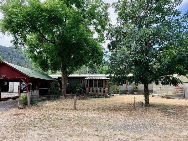 209 E Court Street, Peck, ID 83545