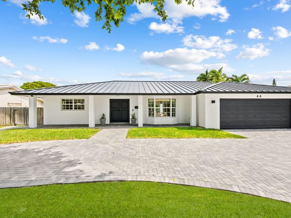 44 Fort Royal Isle, Fort Lauderdale, FL 33308