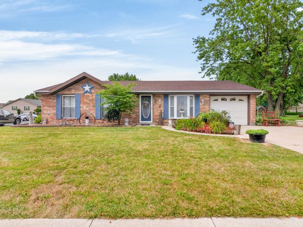 106 Meadowview Lane, Anna, OH 45302